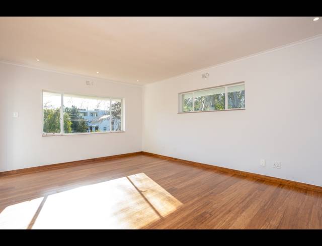 2 BEDROOM APARTMENT TO LET IN NEWLANDS